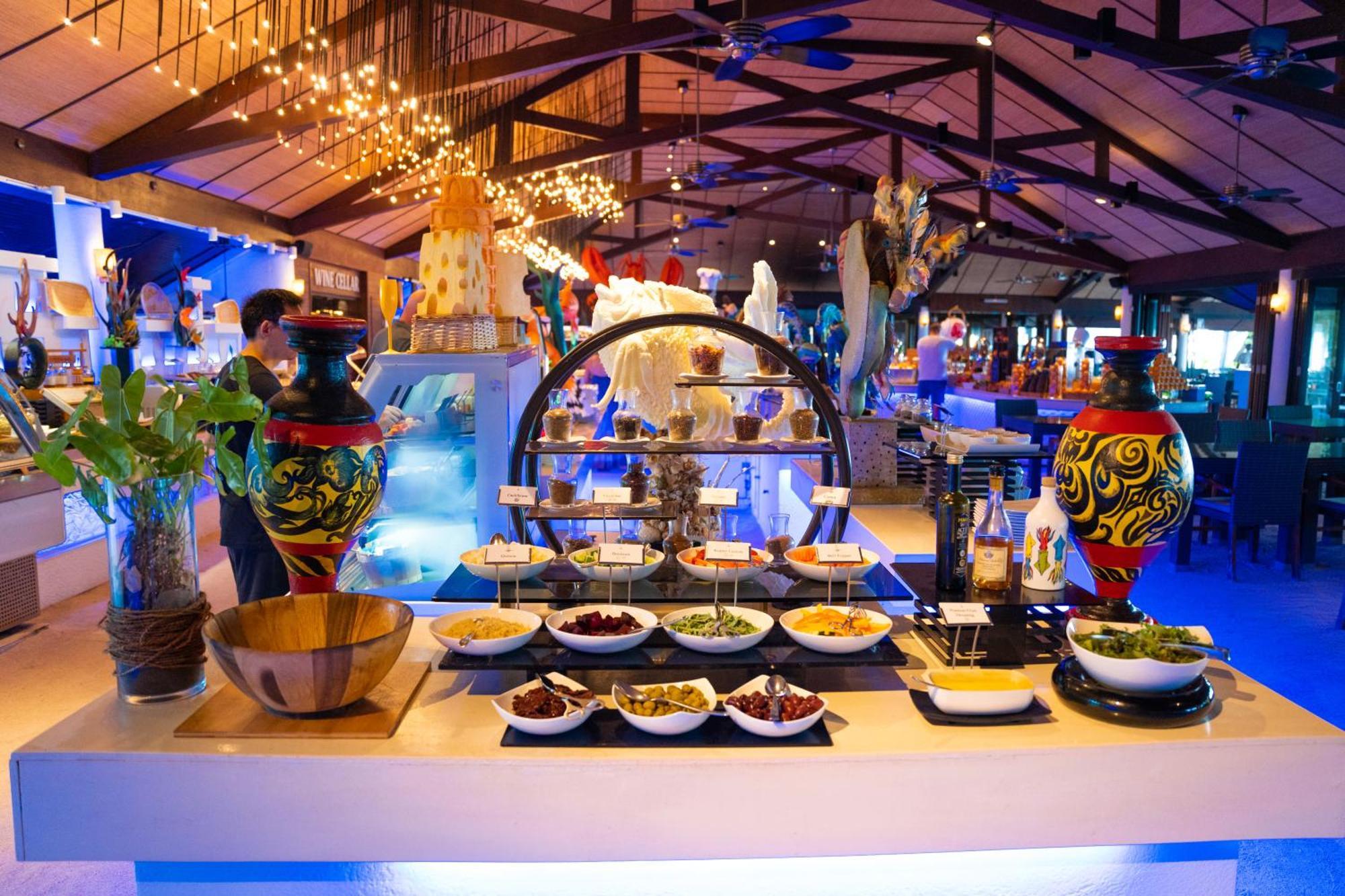 Lily Beach Resort And Spa Huvahendhoo Island Esterno foto