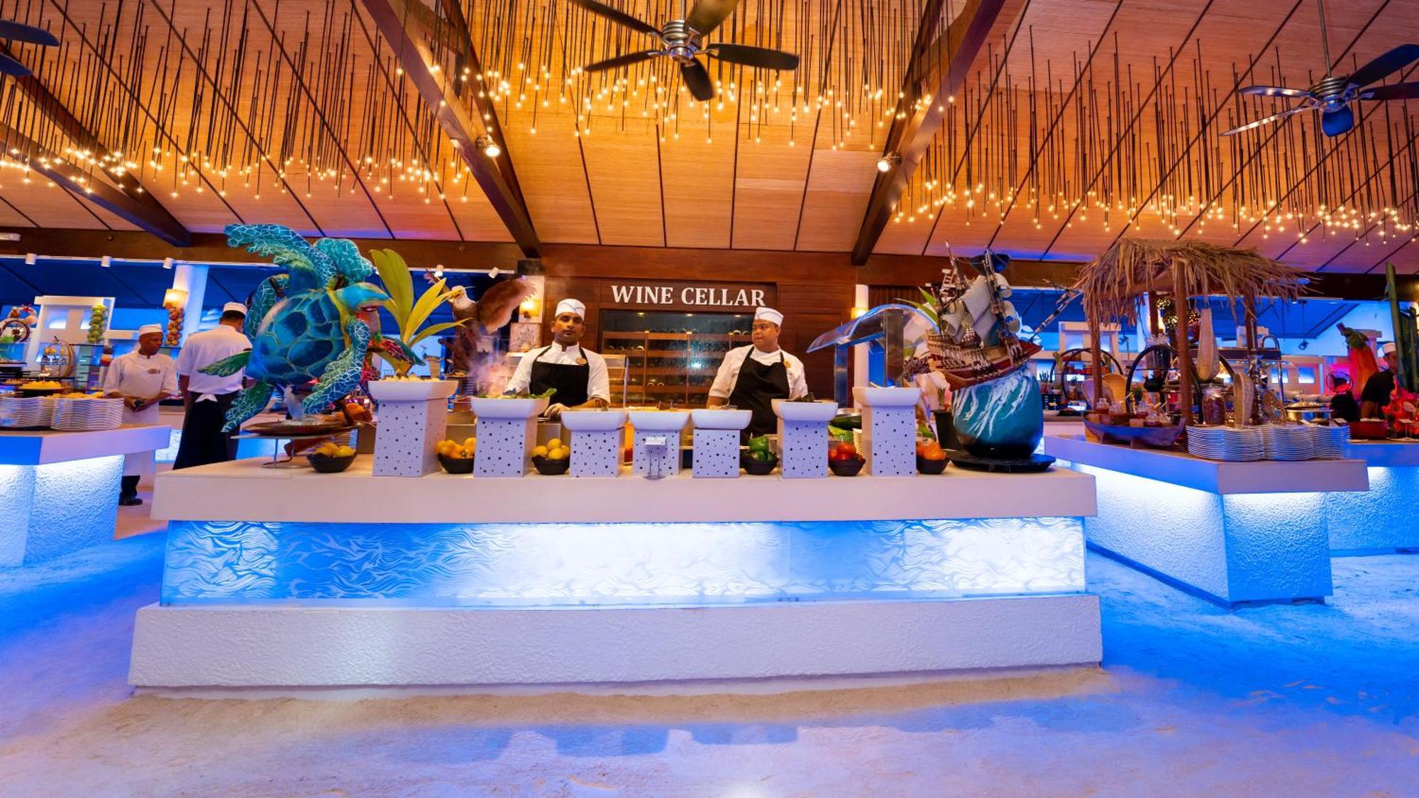 Lily Beach Resort And Spa Huvahendhoo Island Esterno foto
