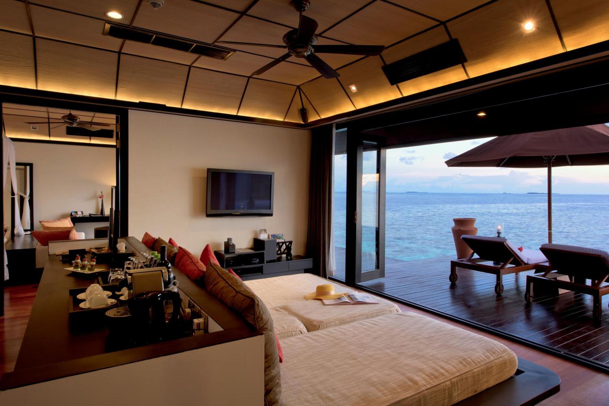 Lily Beach Resort And Spa Huvahendhoo Island Esterno foto