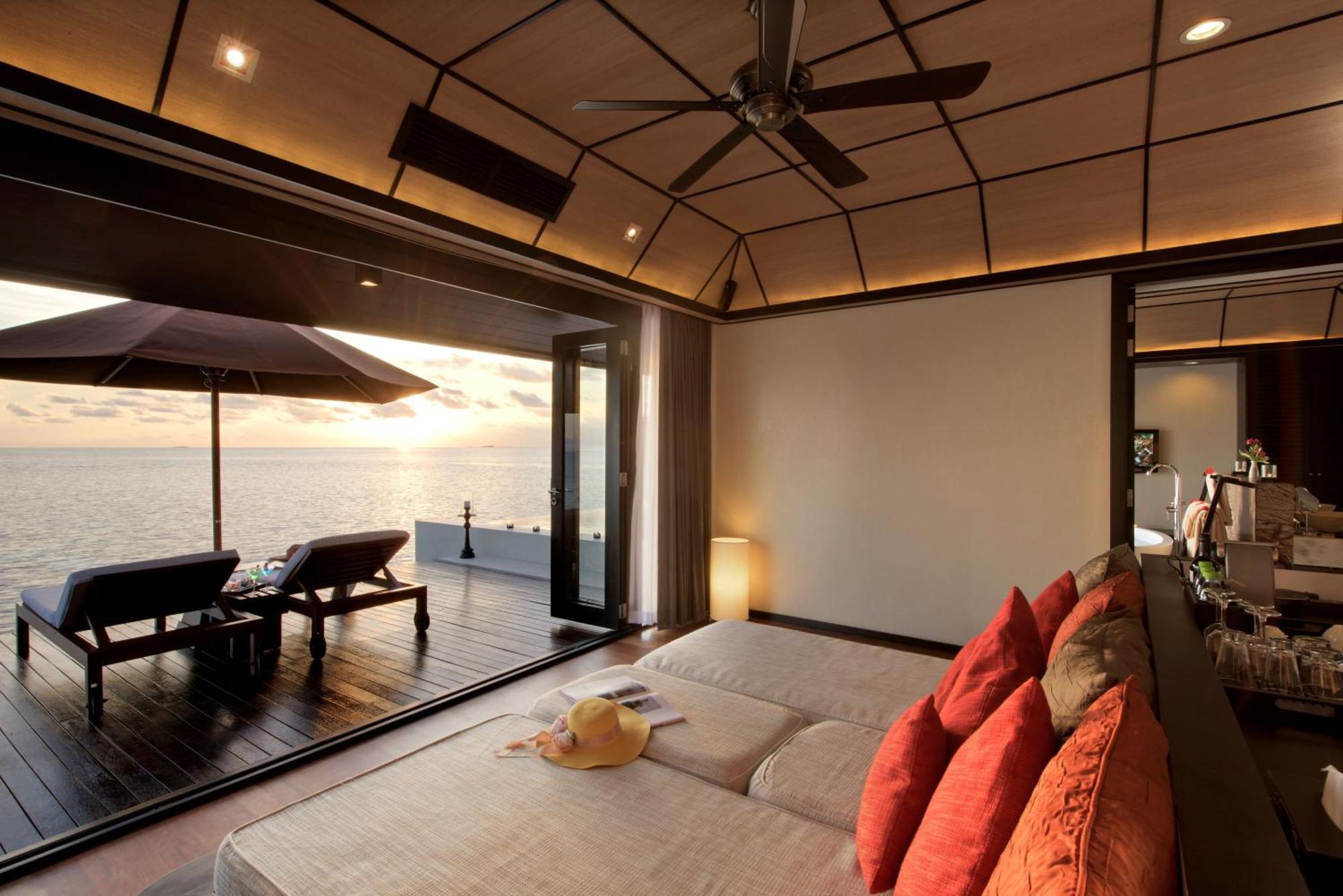 Lily Beach Resort And Spa Huvahendhoo Island Esterno foto
