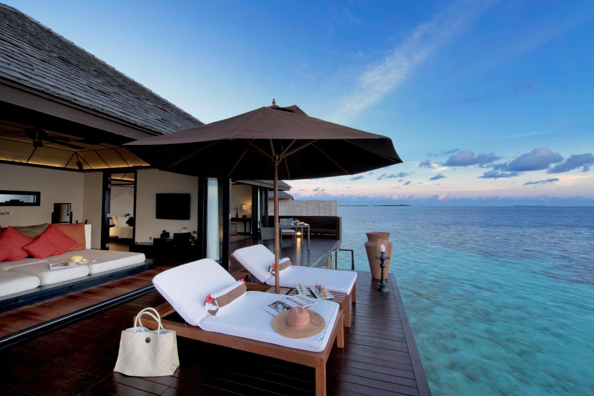 Lily Beach Resort And Spa Huvahendhoo Island Esterno foto