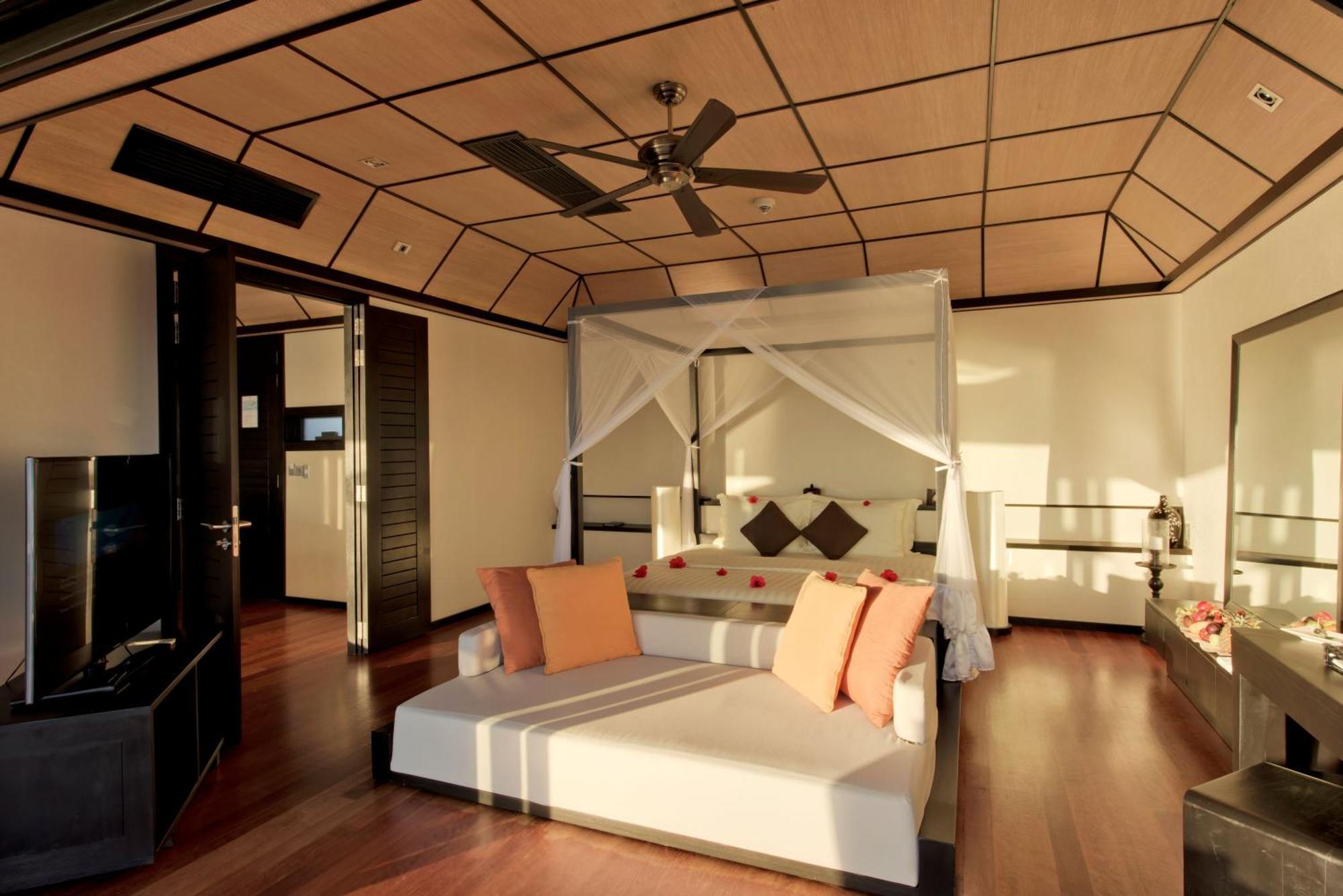Lily Beach Resort And Spa Huvahendhoo Island Esterno foto