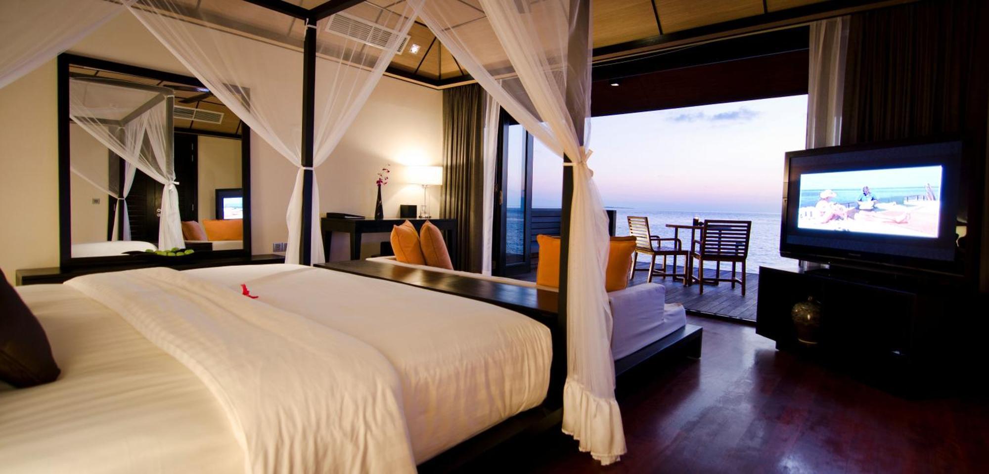 Lily Beach Resort And Spa Huvahendhoo Island Esterno foto