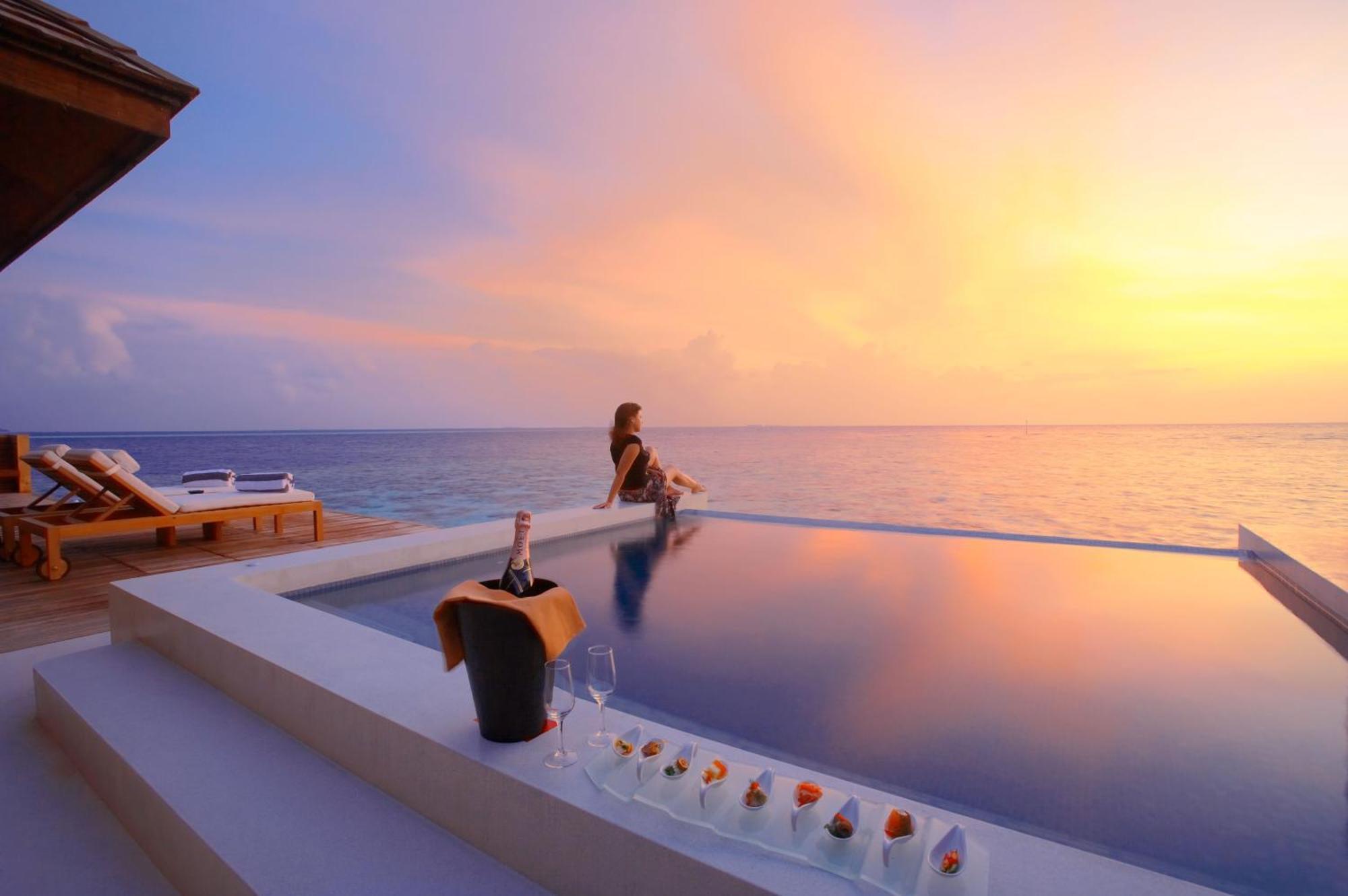 Lily Beach Resort And Spa Huvahendhoo Island Esterno foto