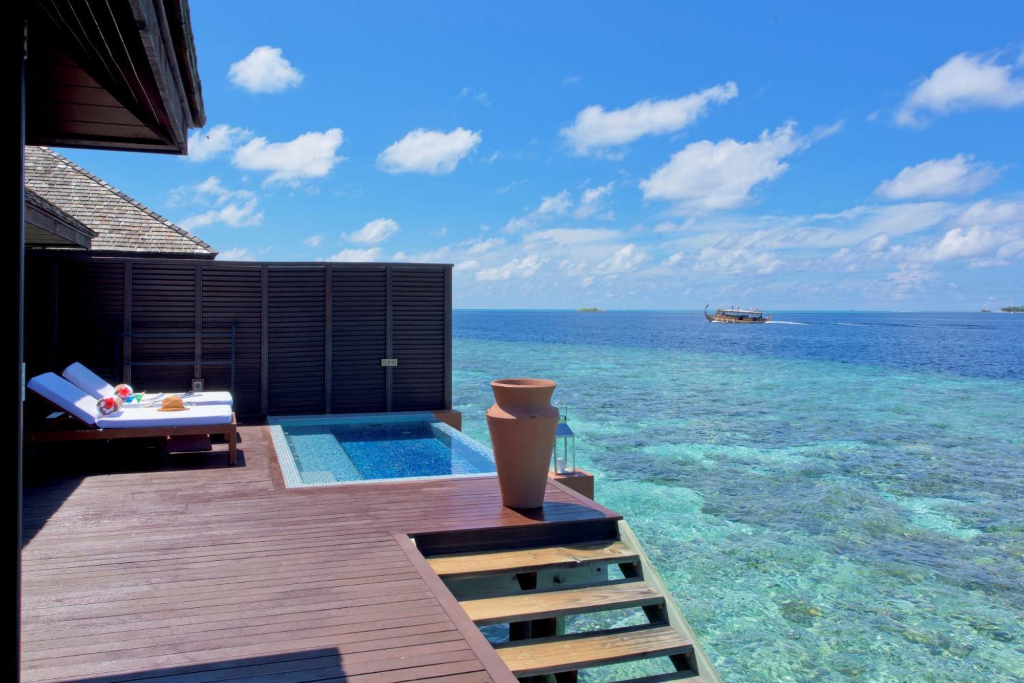 Lily Beach Resort And Spa Huvahendhoo Island Esterno foto