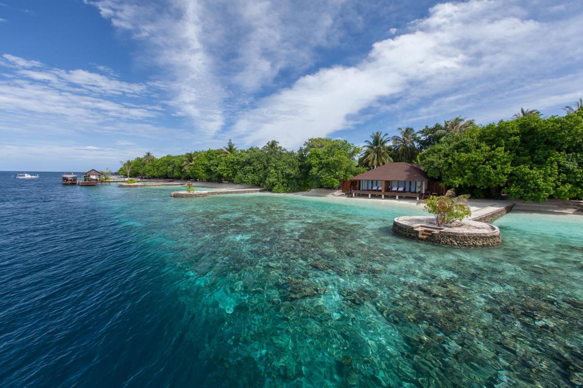 Lily Beach Resort And Spa Huvahendhoo Island Esterno foto