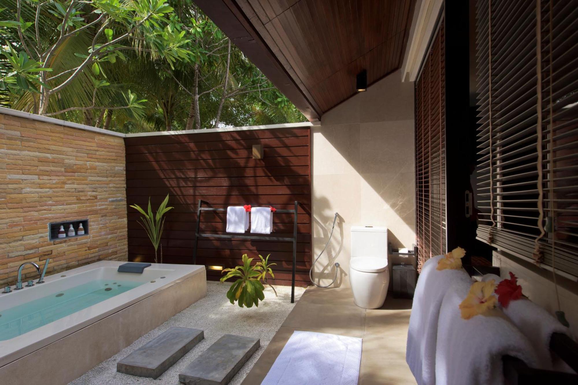 Lily Beach Resort And Spa Huvahendhoo Island Esterno foto