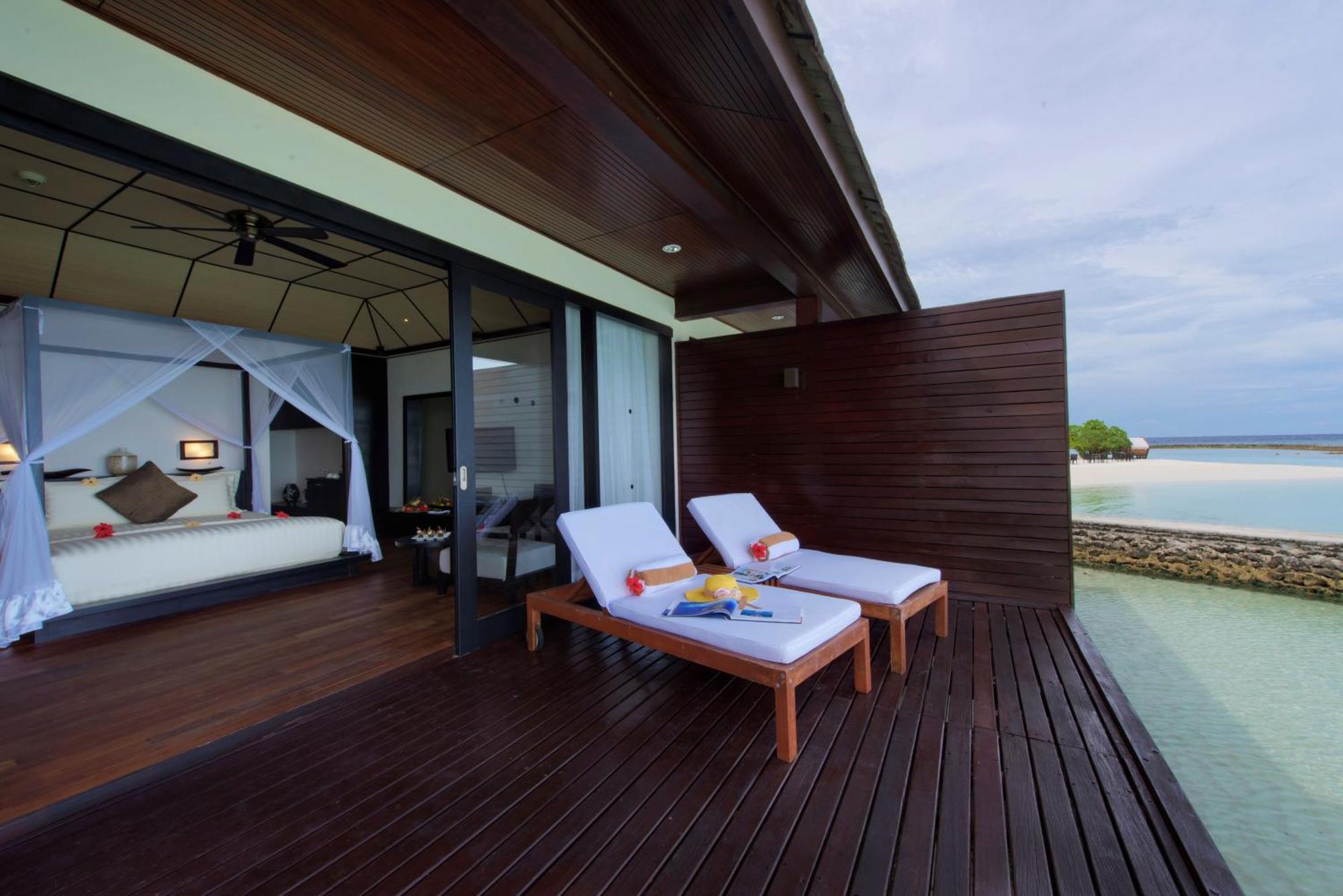 Lily Beach Resort And Spa Huvahendhoo Island Esterno foto