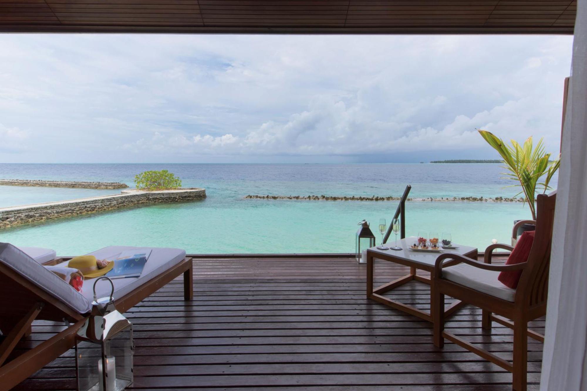 Lily Beach Resort And Spa Huvahendhoo Island Esterno foto