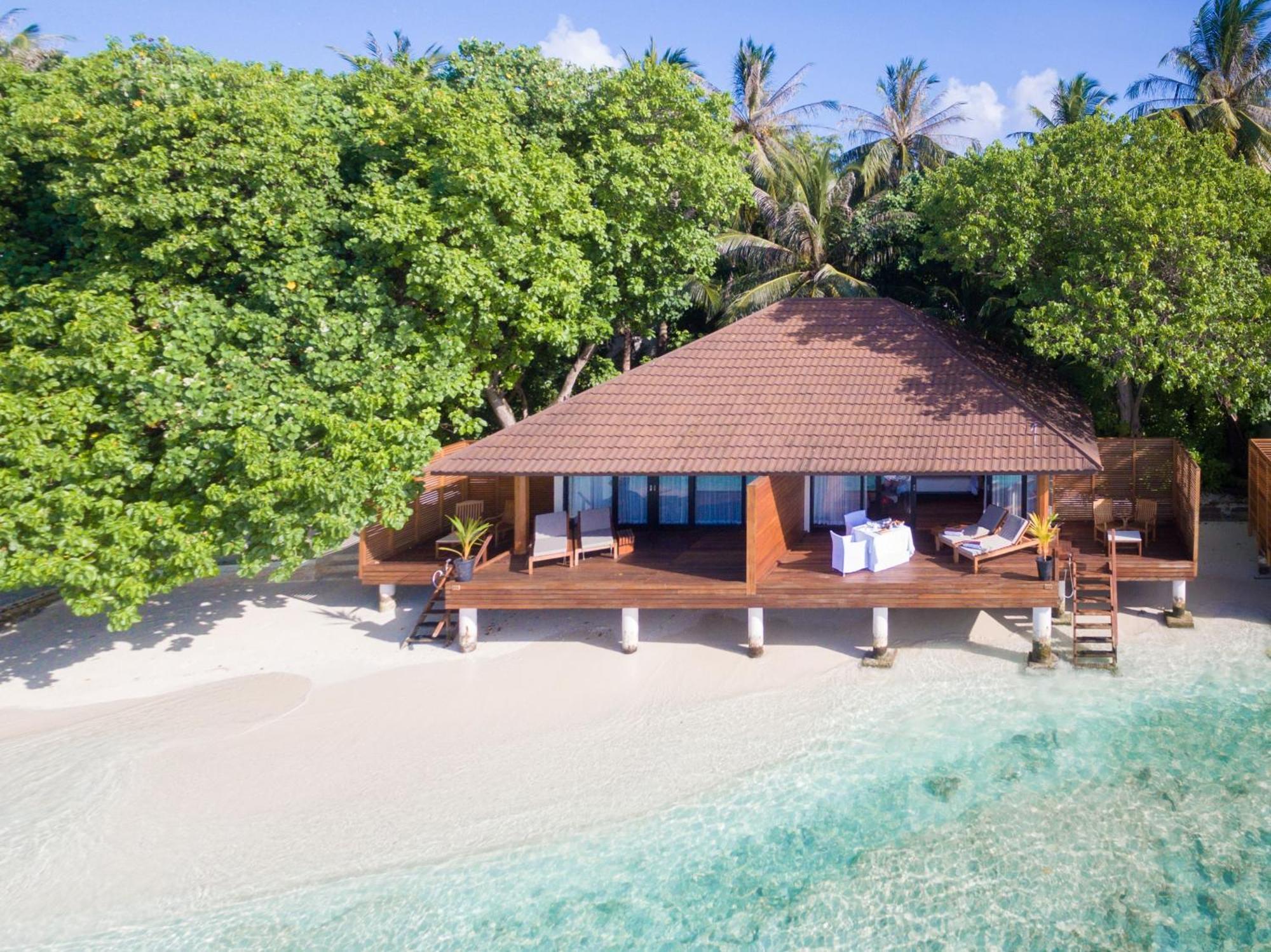 Lily Beach Resort And Spa Huvahendhoo Island Esterno foto