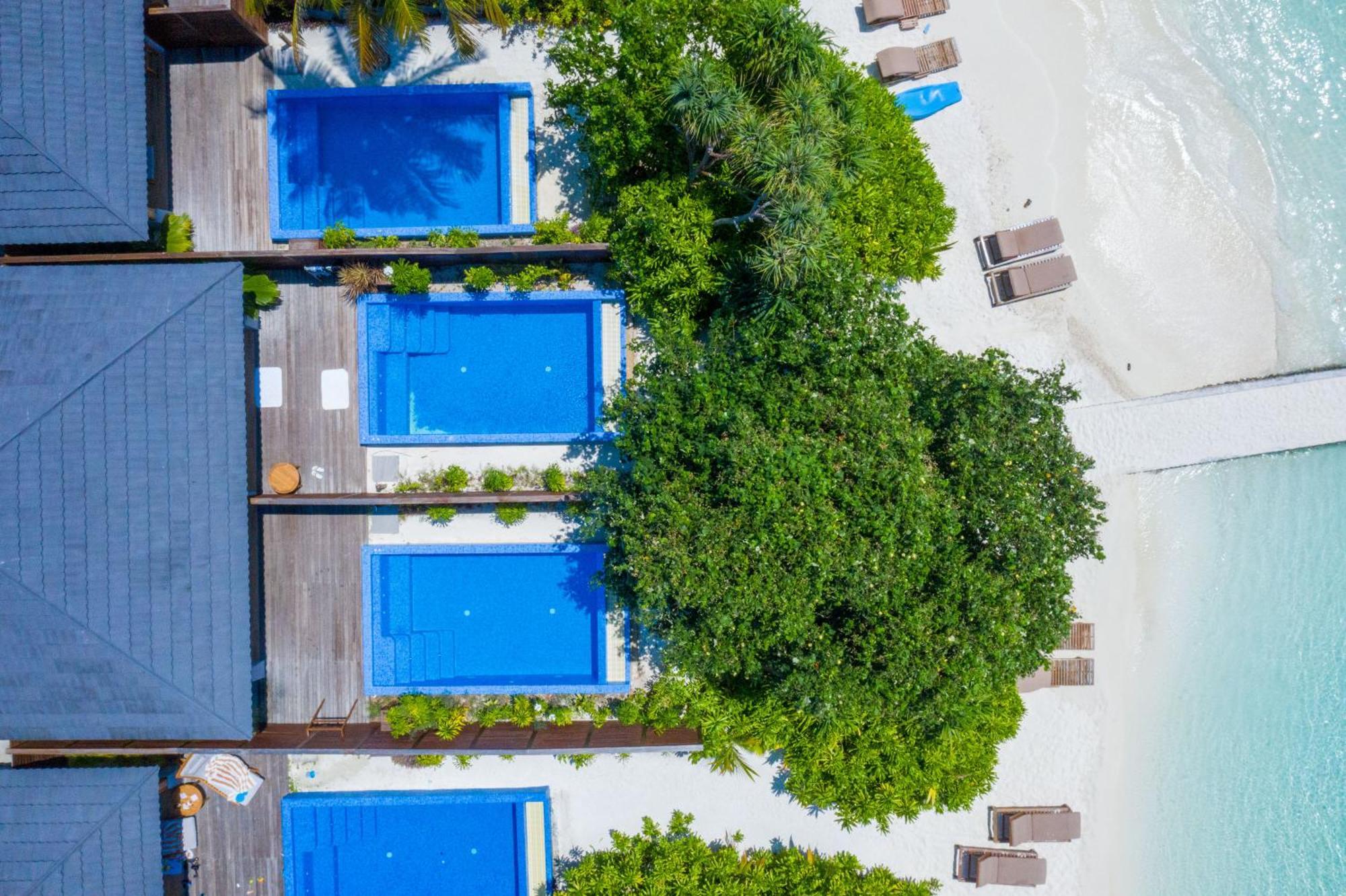 Lily Beach Resort And Spa Huvahendhoo Island Esterno foto