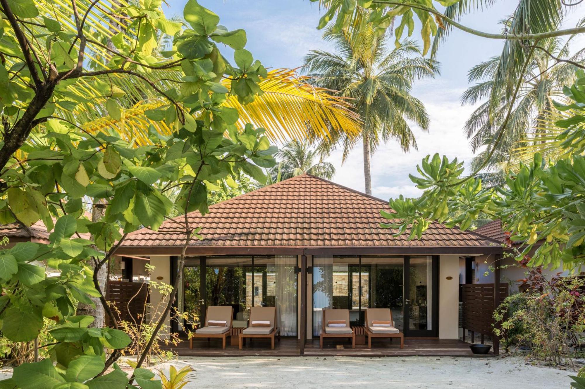 Lily Beach Resort And Spa Huvahendhoo Island Esterno foto