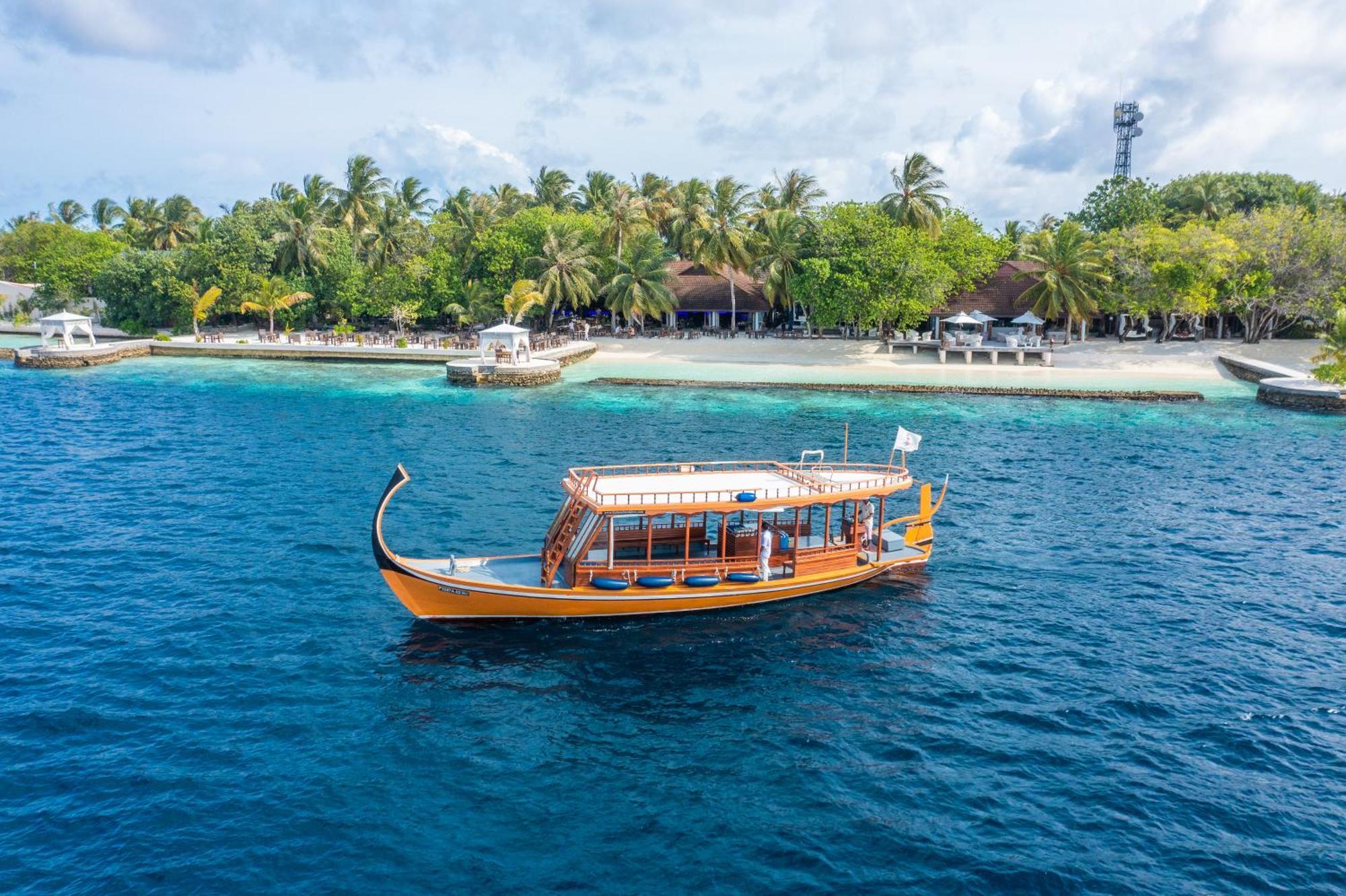 Lily Beach Resort And Spa Huvahendhoo Island Esterno foto