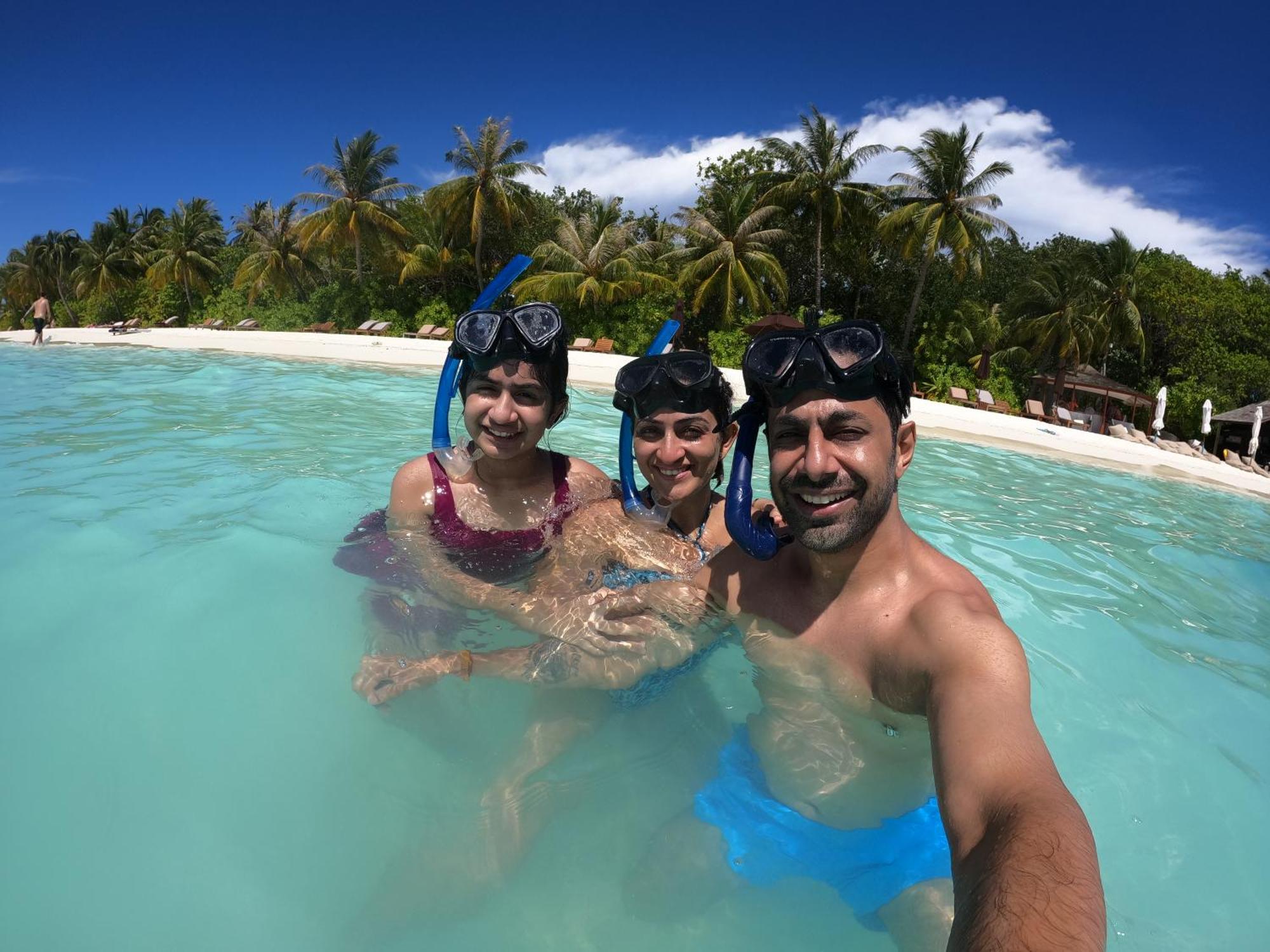 Lily Beach Resort And Spa Huvahendhoo Island Esterno foto